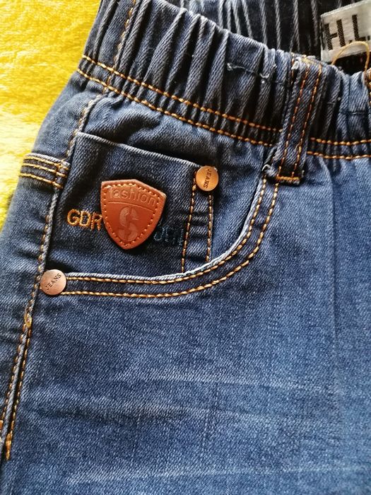 Dżinsy są ciepłe dla chłopca 116