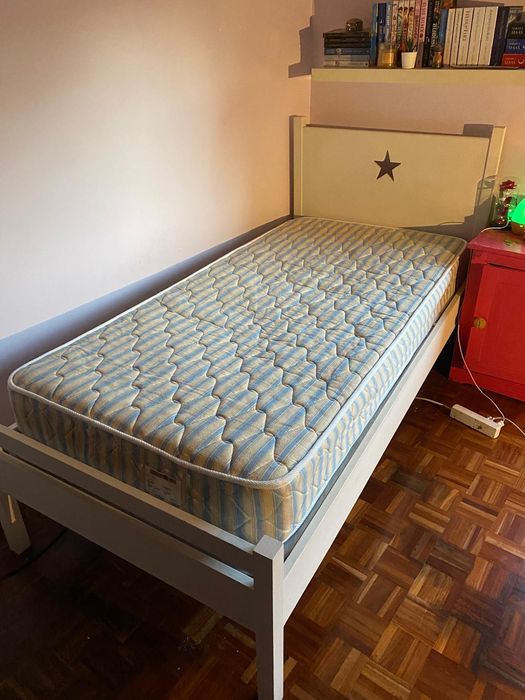 Cama solteiro madeira maciça