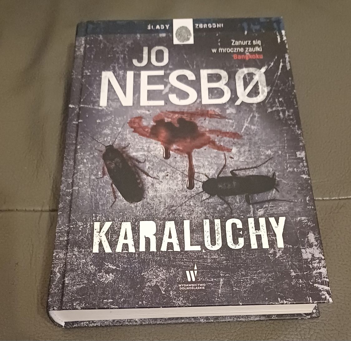 Jo Nesbø "Karaluchy" - jak nowa.