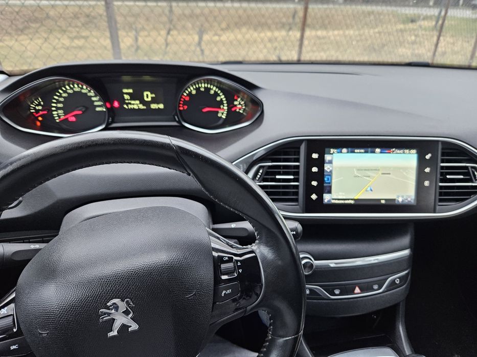 Peugeot 308 1.2benzynka/ klima/ navi/ 2014r
