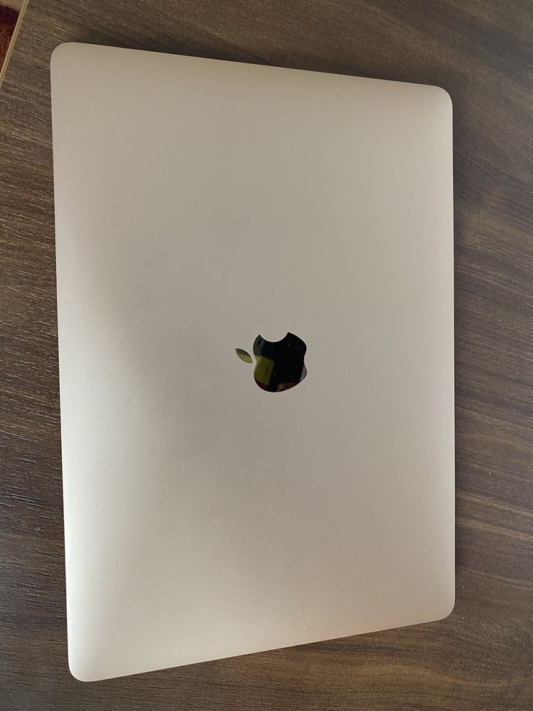 Macbook M1/ 2020 / 8gb/256 SSD