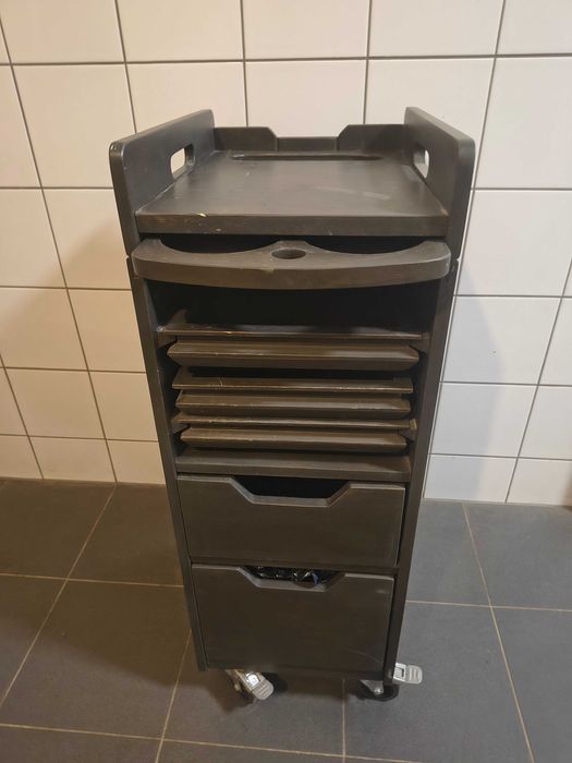 Sprzedam wózki fryzjerskie