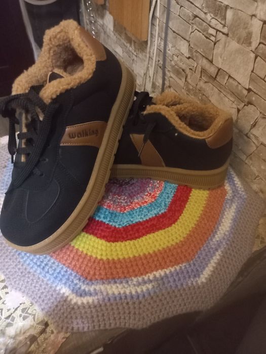 Продам женские красовки на меху зимнии