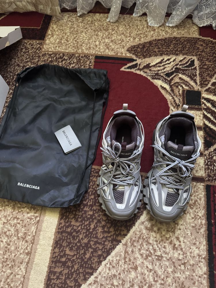 Balenciaga Track 1