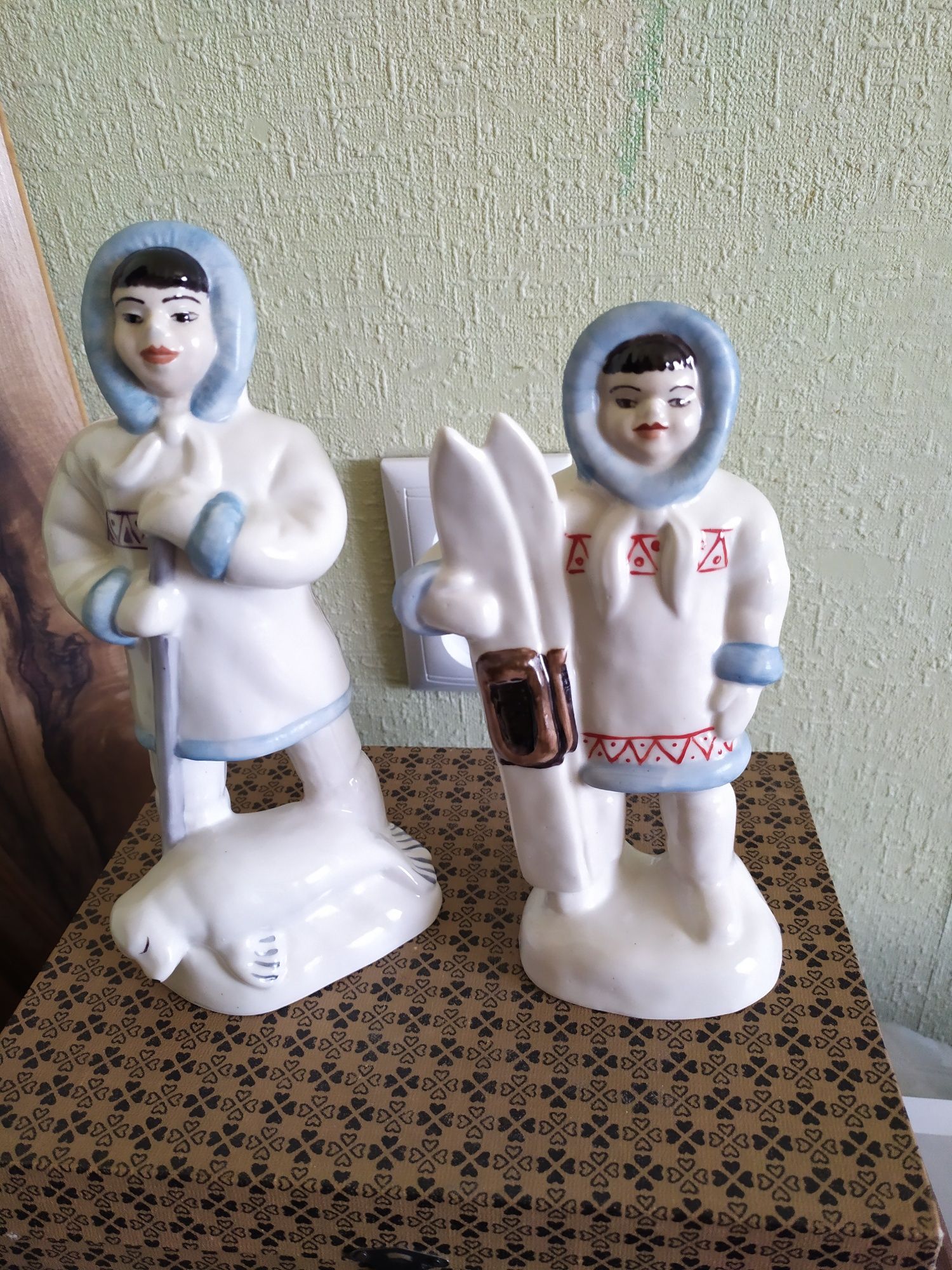 Статуэтки Коростень