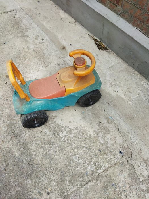Детский автомобиль.
