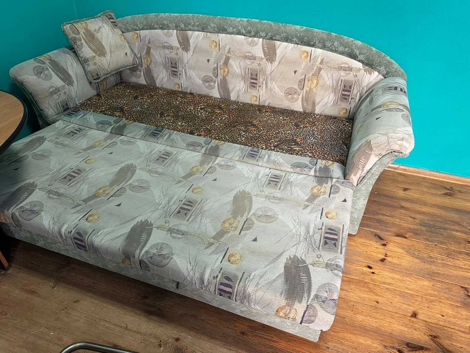 ПРОДАМ ДИВАН-СОФУ, двоспальне ліжко.
