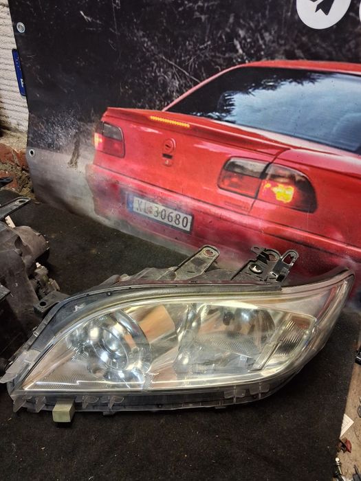 Передня права ліва фара Toyota RAV4 ca30