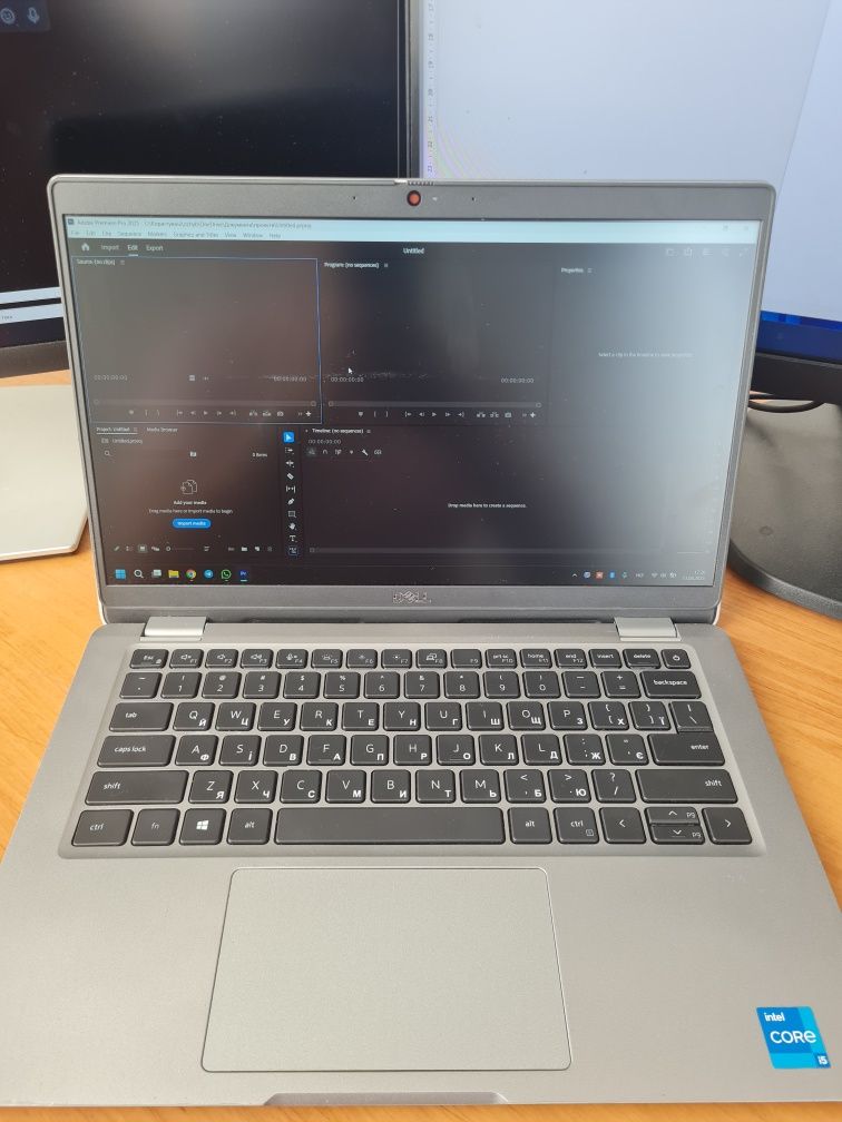 Dell latitude 5320 ips intel i5-1145G7 iris Xe M2 256 ram 8gb