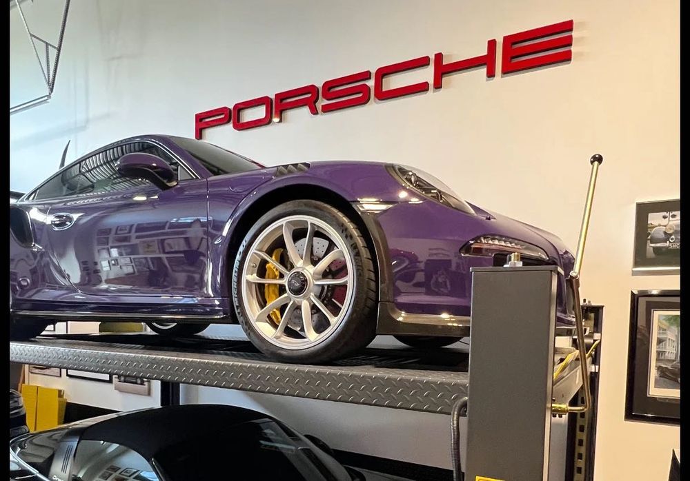 Logo emblematu dekoracyjnego Porsche Garage 911 718 Panamera GT3 Macan