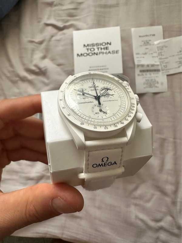 Swatch x Omega Bioceramic Moonswatch Mission To Moonphase Snoopy
