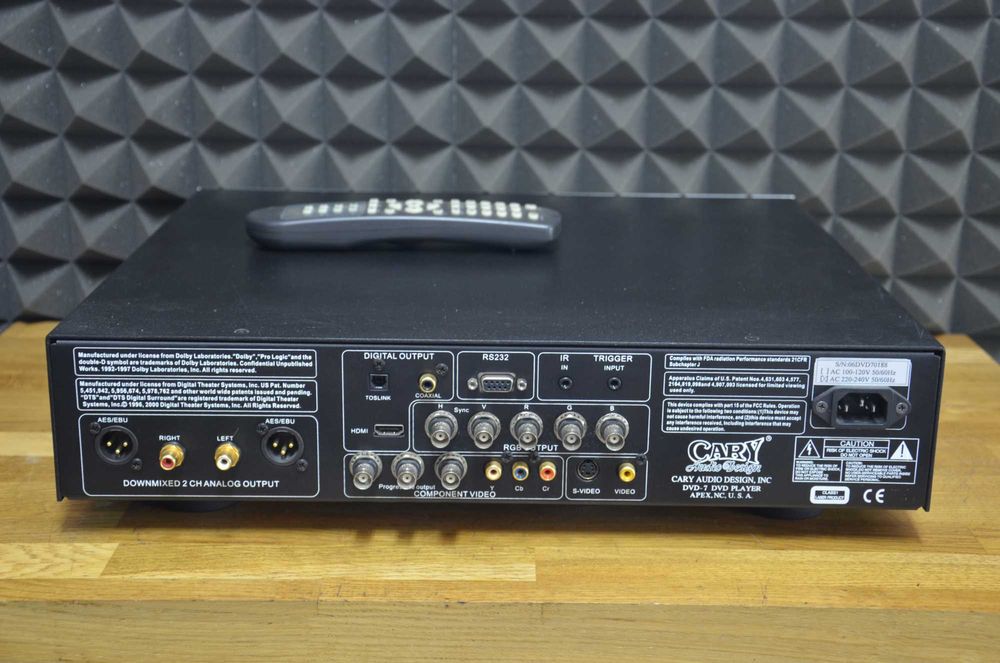 Odtwarzacz CD / DVD CARY AUDIO DESIGN DVD 7 / XLR / 16 KG!