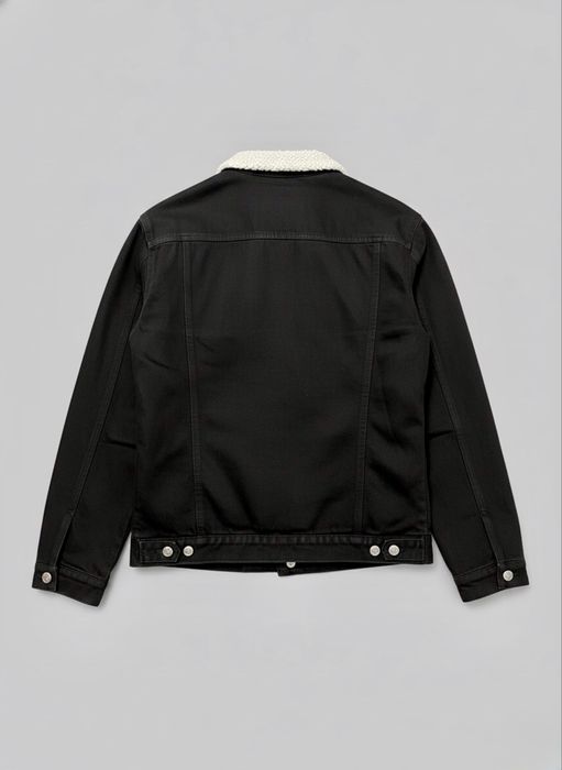 Продам зимнюю куртку джинсовую