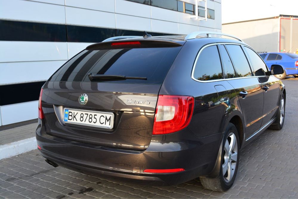 Skoda Superb 2 2010р. || покоління, в кузові універсал.