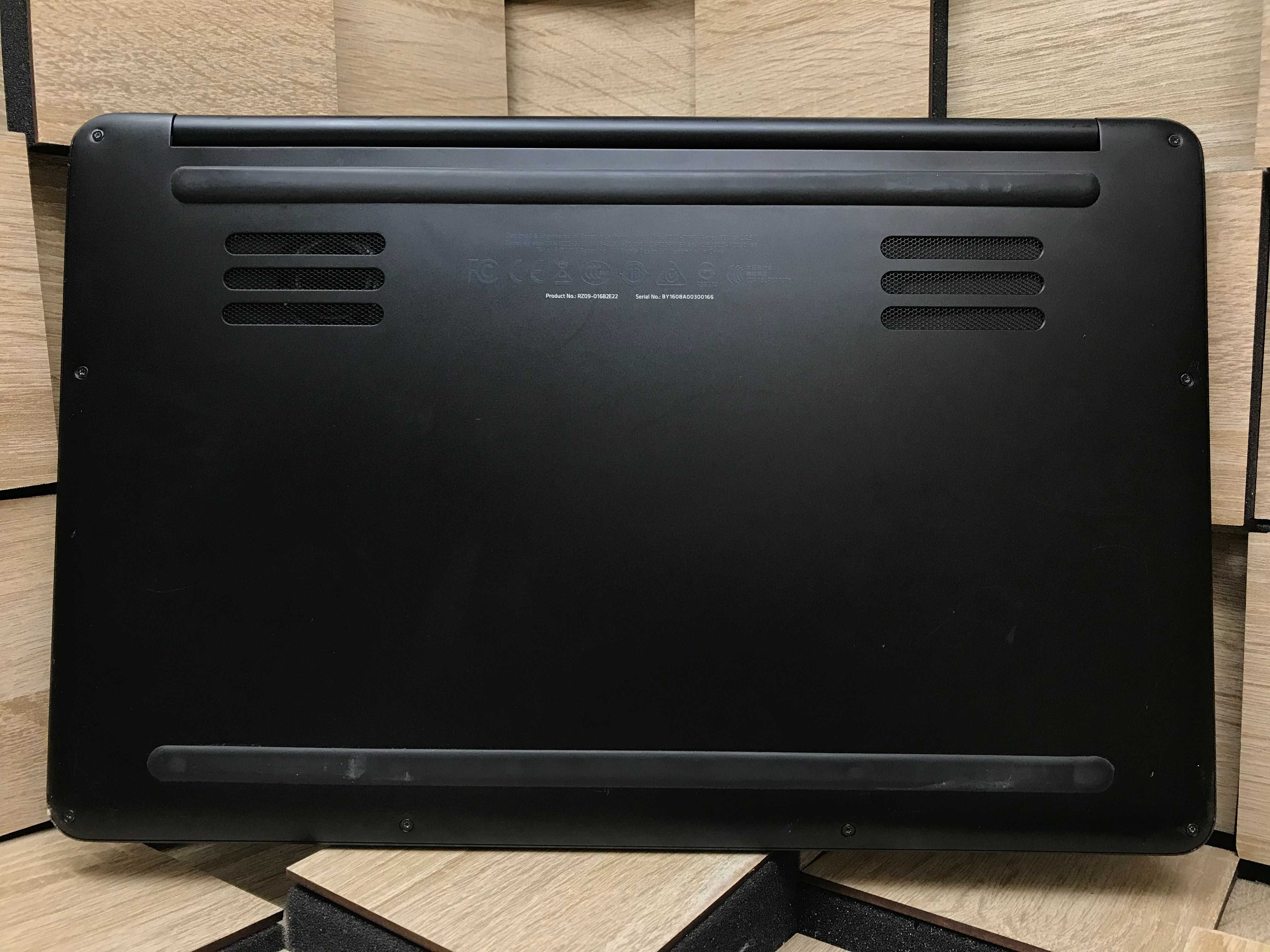 №4608 Ноутбук Razer Blade Stealth 12.5''/i7-6500U/RAM8/SSD256