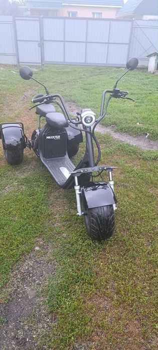 Продам електроскутер Maxxter Trike