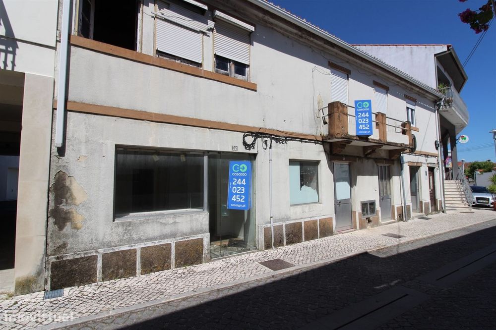 Prédio para remodelar, com projeto / Louriçal /Pombal
