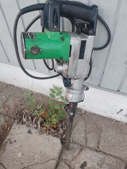 Młot do kucia Hitashi