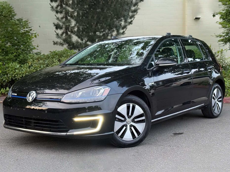 Volkswagen e-Golf      2016
