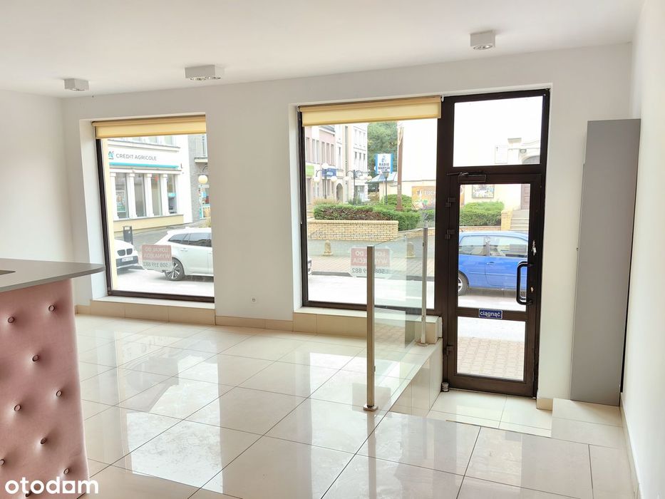 Lokal 33 m2 dostępny od zaraz w centrum Wielunia
