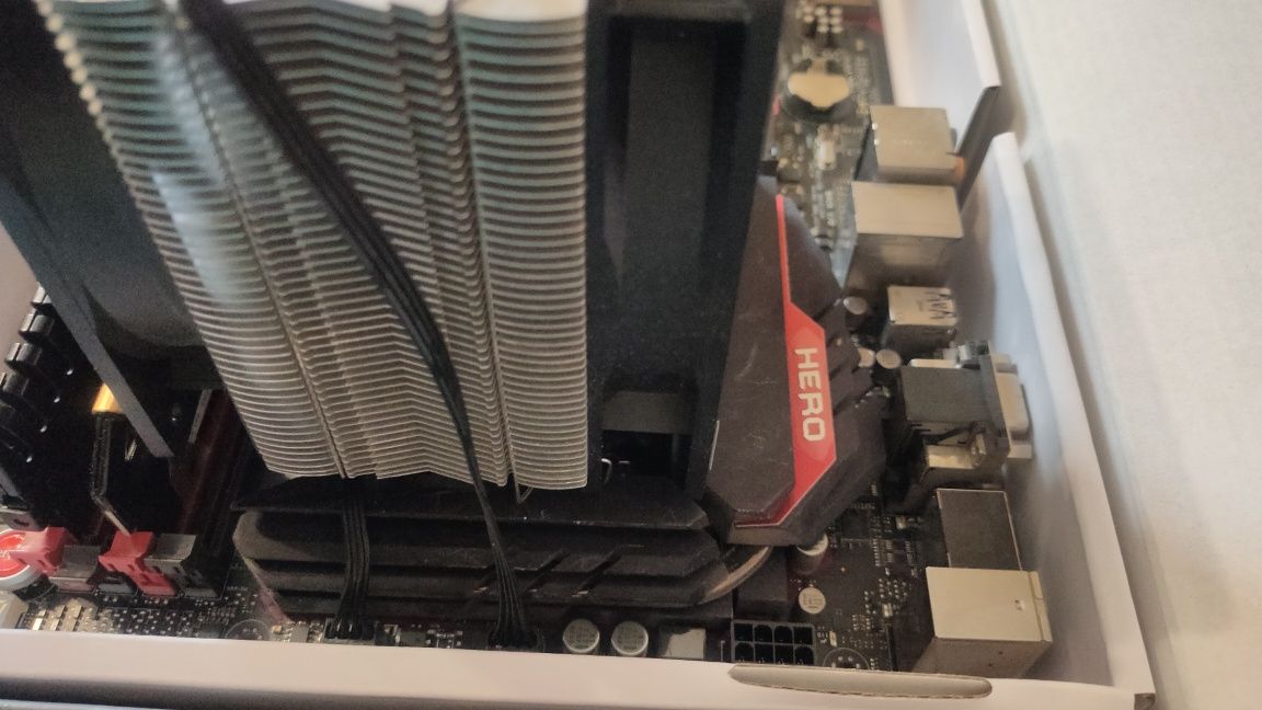 Материнка asus hero 7 процесор i7 4790k