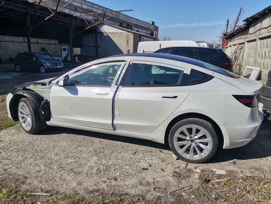 Tesla Model 3 розборка