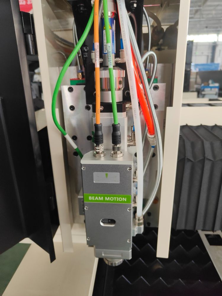 Wycinarka laserowa, Laser cnc Razortek