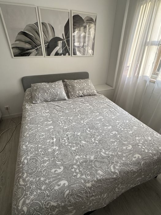 Cama ikea 140x200 com colchao