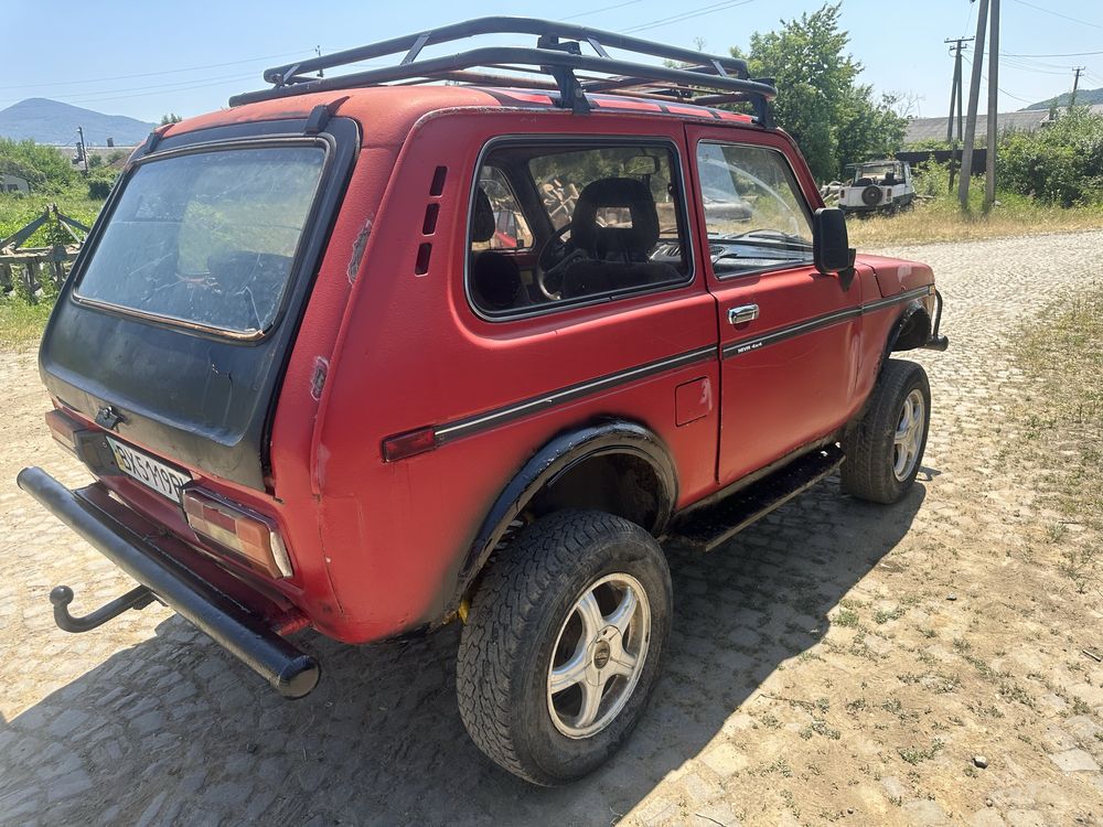 Продам Ниву 2121 1982рік Ліфтовану торг
