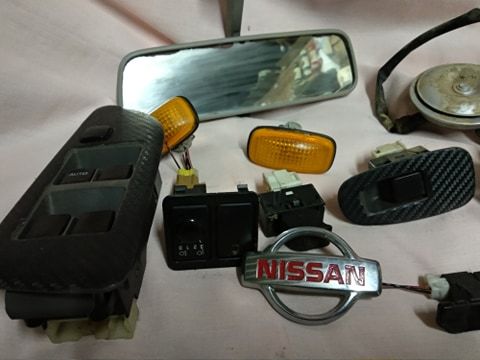 Botões vidros, piscas, simbolo Nissan Almera 1600