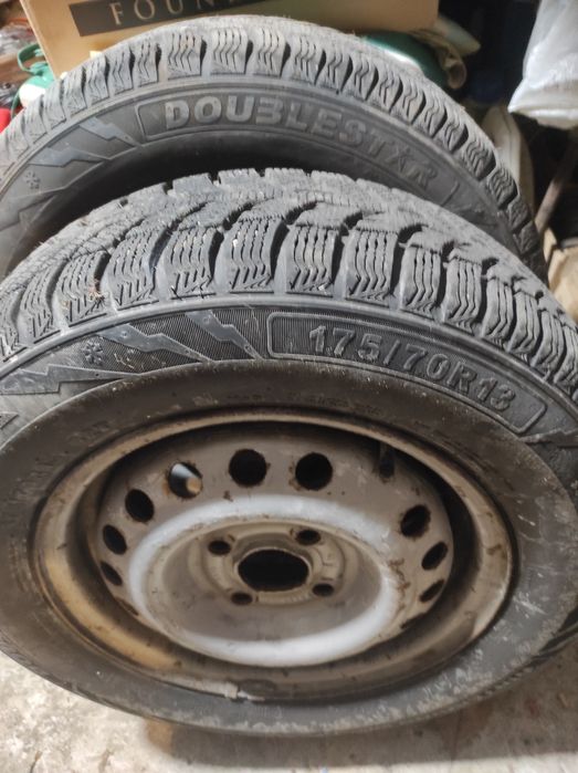 Продам 2 колеса в соборі.Резина і сезону не пройшла.