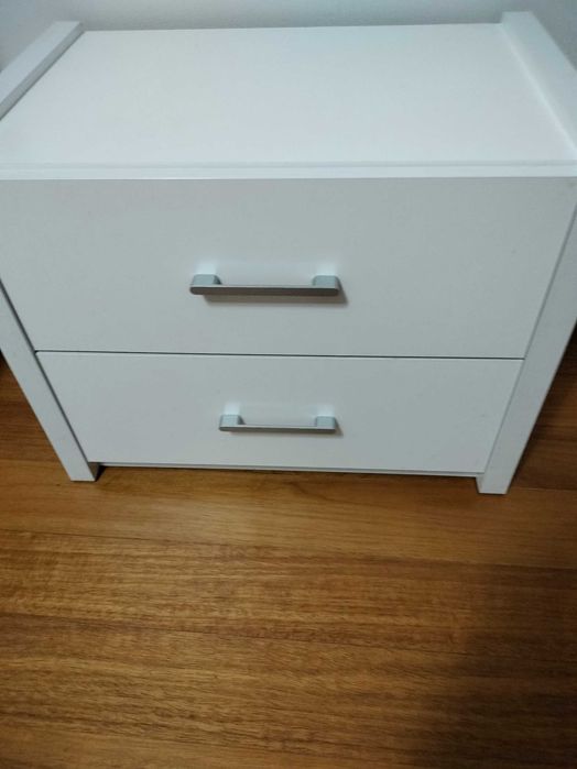 Vendo mobília solteiro branca