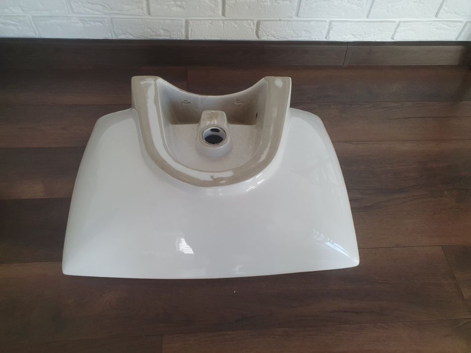 Продам умивальник 60*45