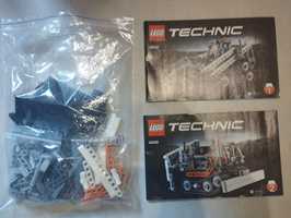 LEGO Technic Компактний гусеничний навантажувач (42032)