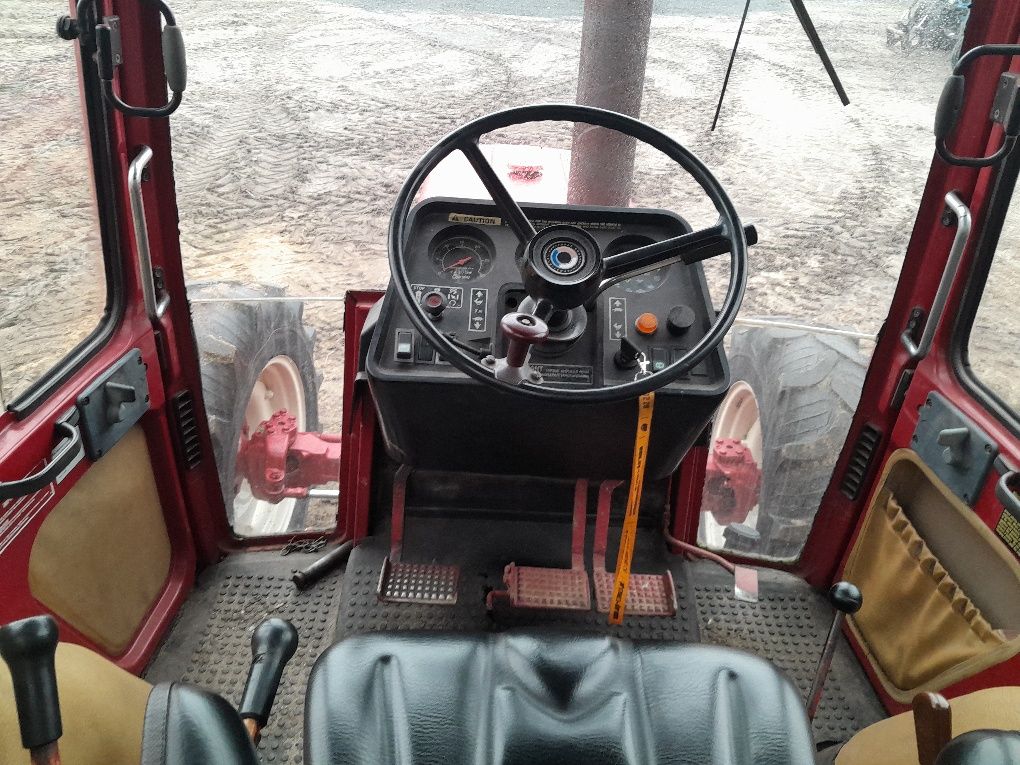 International 885 XL jak zetor ursus massey ferguson renault