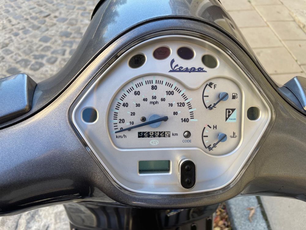 Vespa GTS 200 Piaggio GT