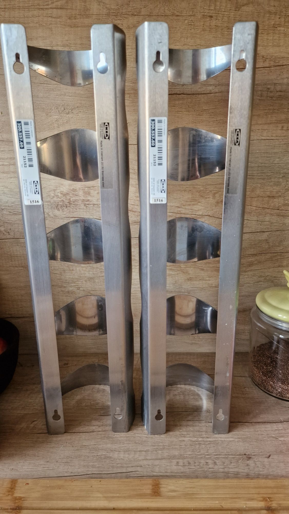 Wieszaki metalowe na wino Ikea - cena za  2 sztuki