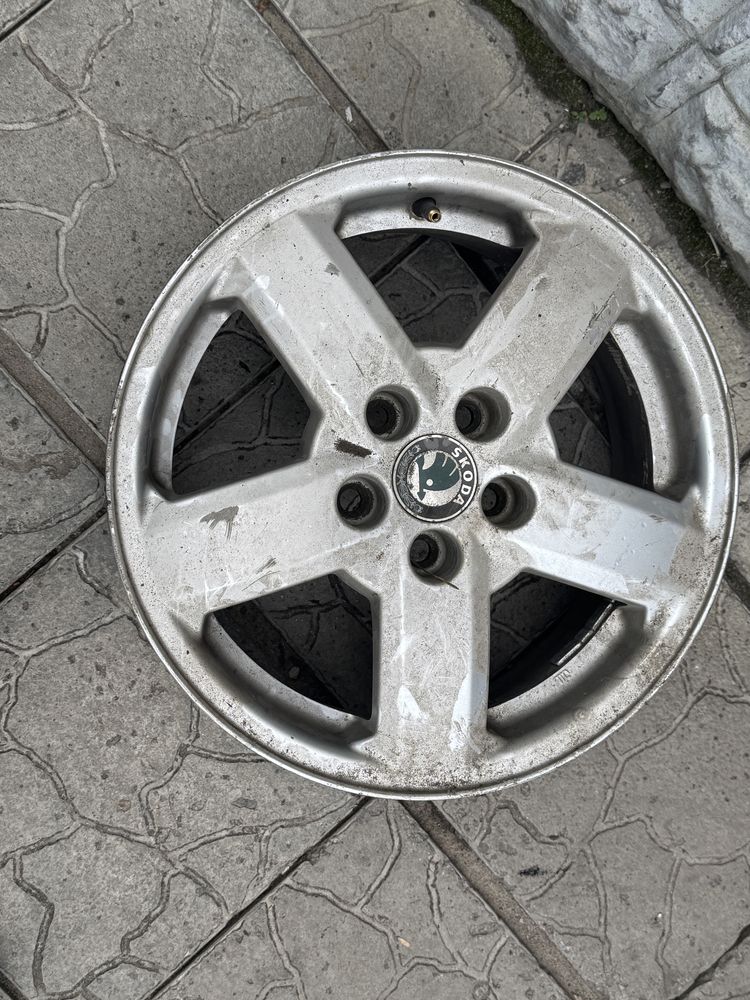 Продам диски r15 шкода тур