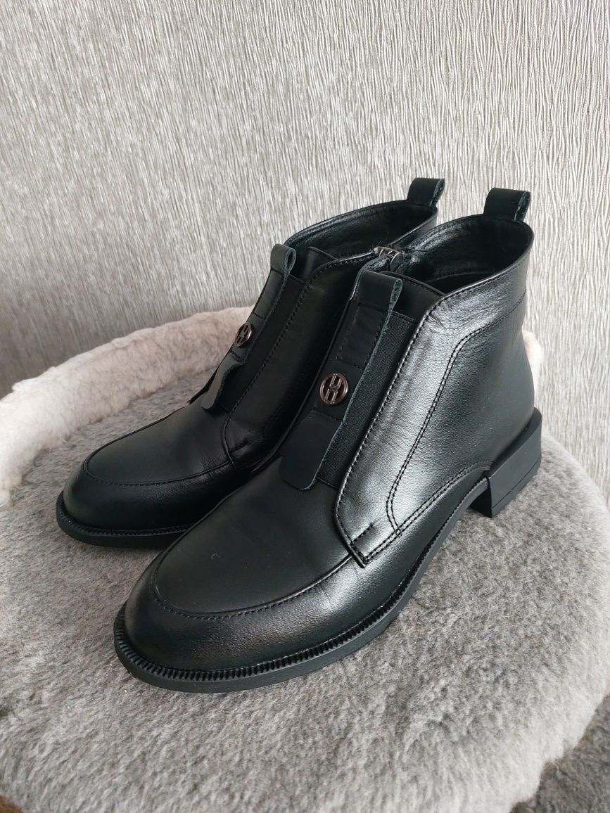 Продам шкіряні ботинки 37 р.