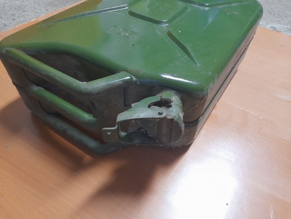 Karnister metalowy 20l