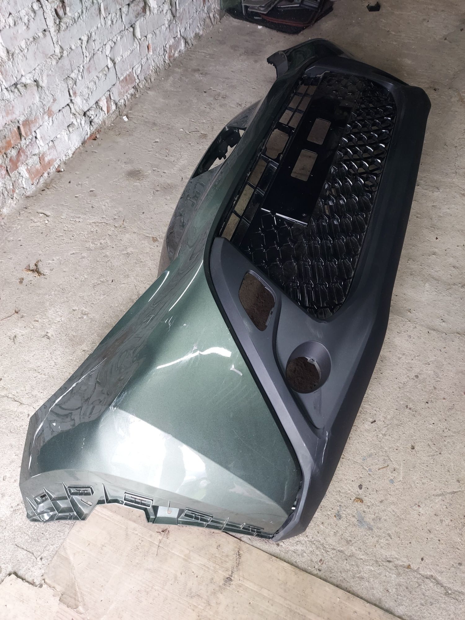 Zderzak przód  przedni Toyota Aygo X cross