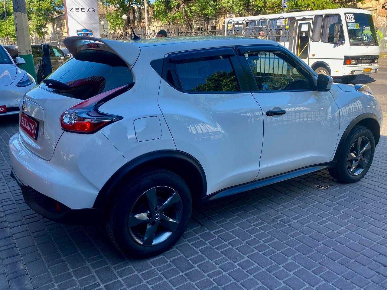 Автомобіль Nissan Juke 2019 року