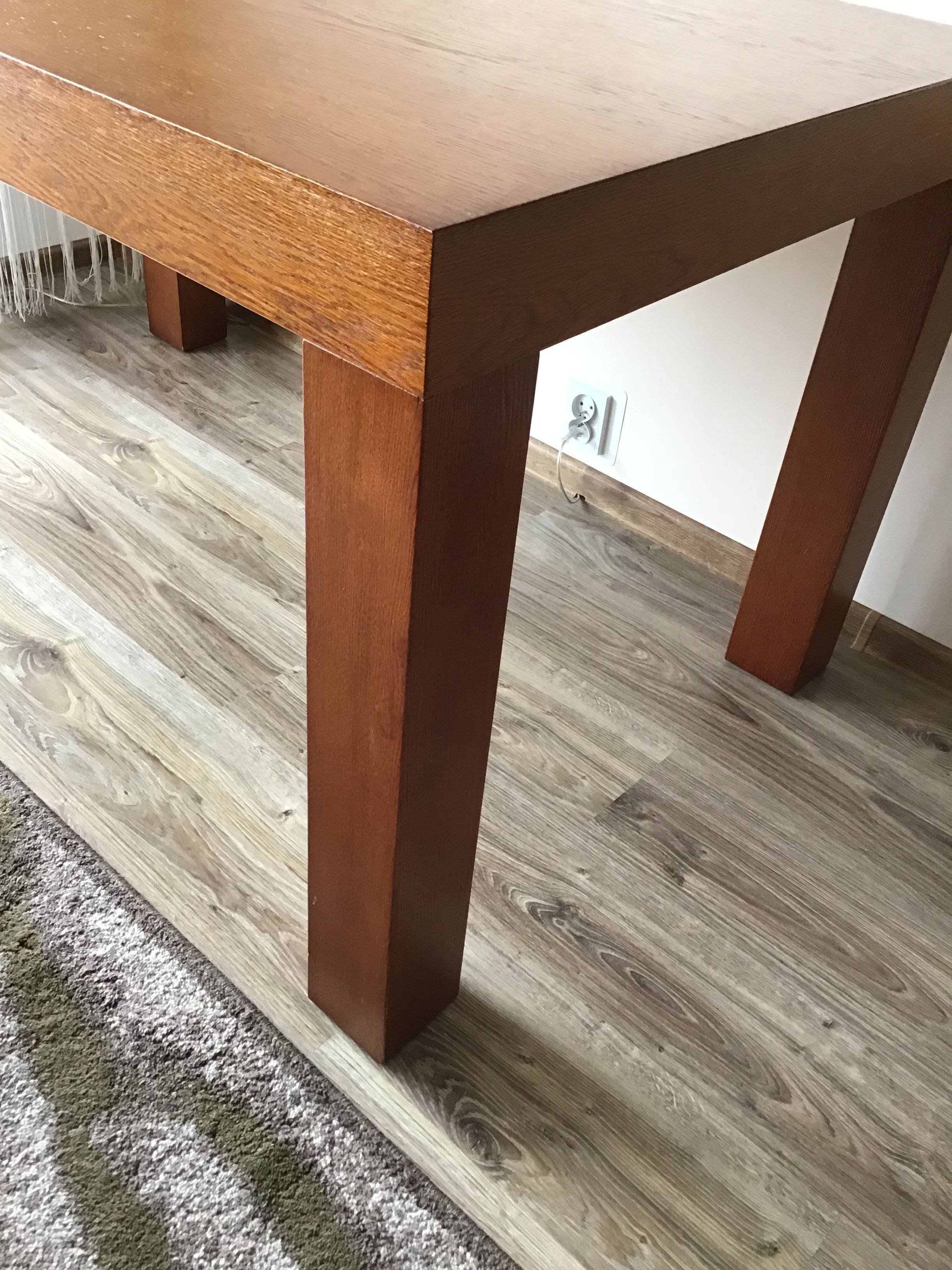 Stół kolor orzech 140 x 85 rozkładany