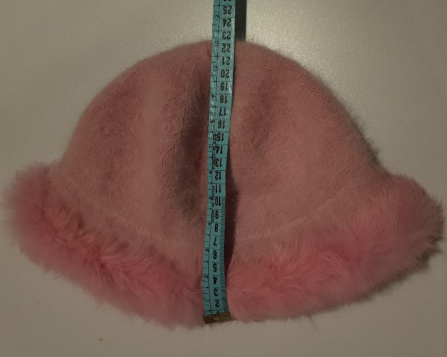 Chapéu rosa com pelo