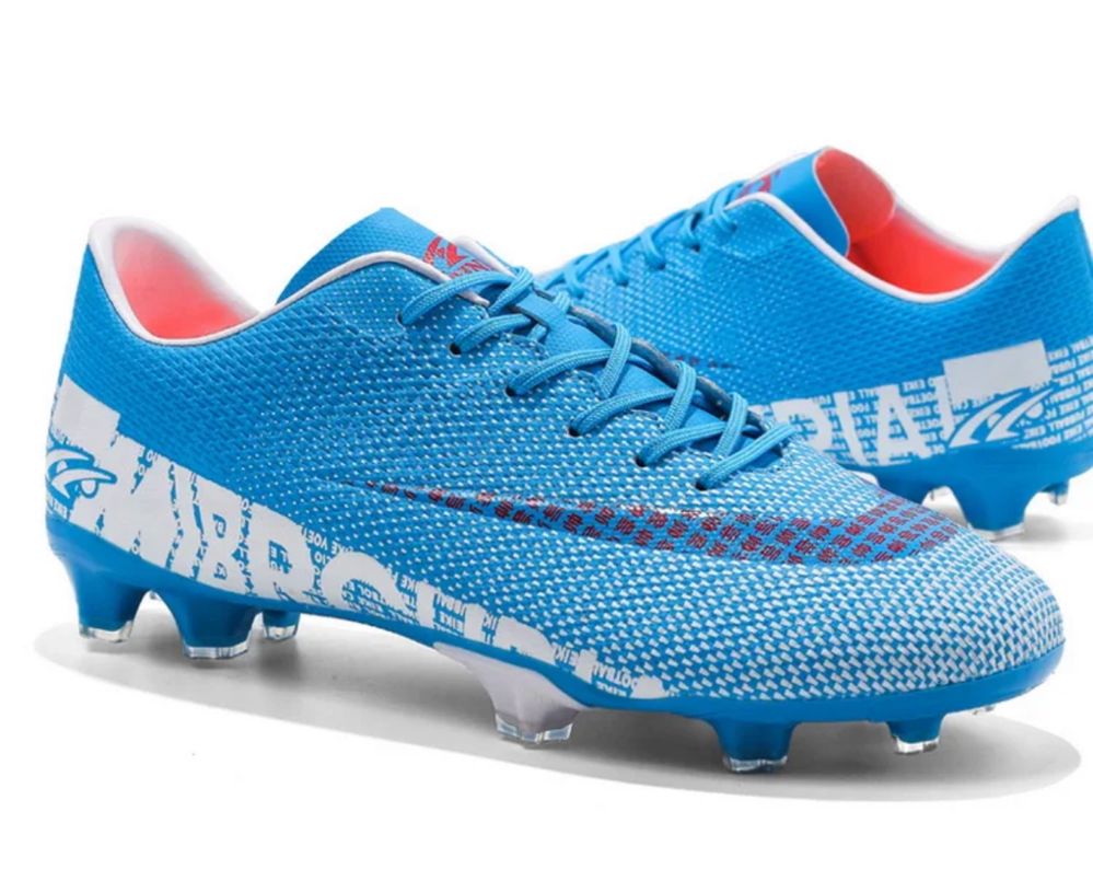 Buty piłkarskie obuwie sportowe korki lanki futbolówki orlik