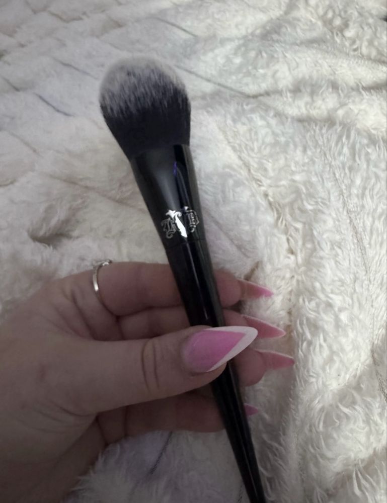 Кисти для макияжа Кисть kat von d для пудры румян хайлайтера скульптор