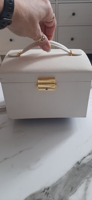 Kuferek na biżuterie , szkatułka , pudełko