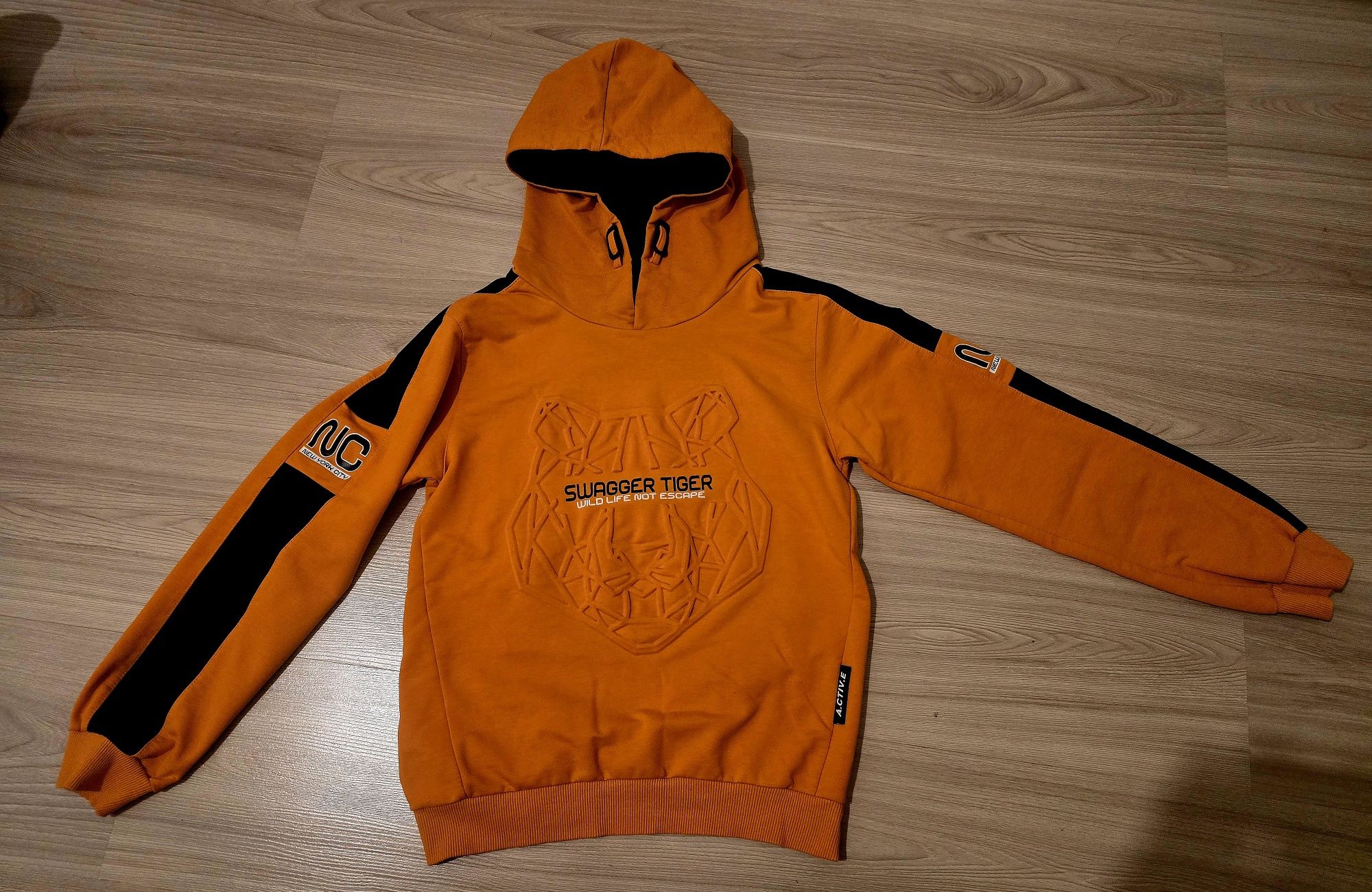 Bluza z kapturem z tygrysem rozm.140