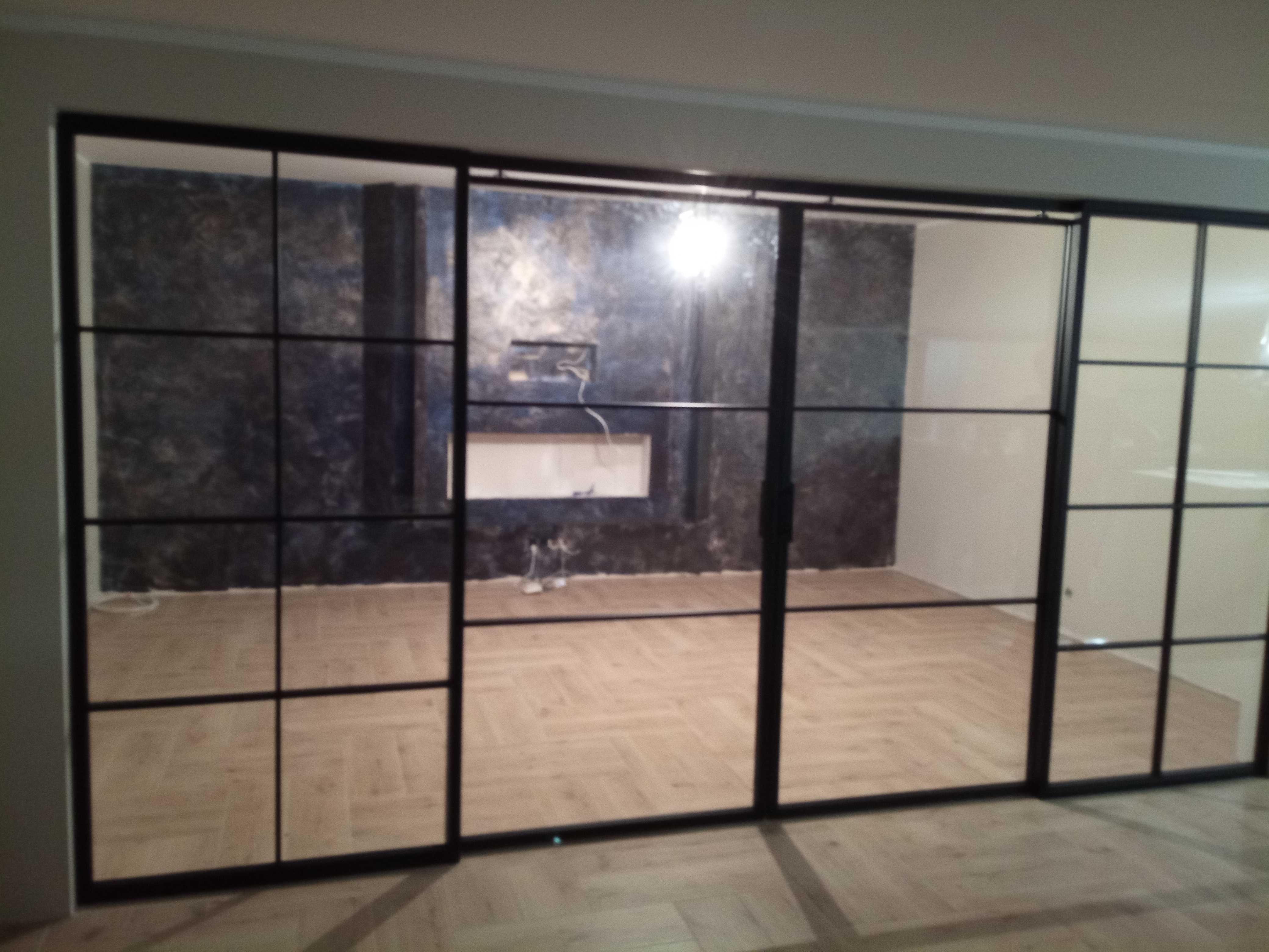 Ścianka loft, drzwi loft, ściana ze szkła, zabudowy loftowe