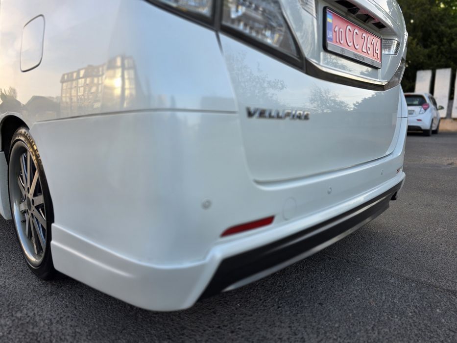 Toyota Vellfire 2,4 CVT 2010 7 мест